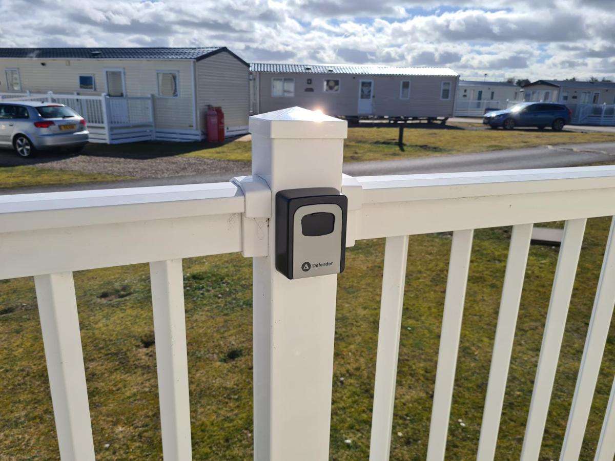 Helmsley Luxury Lodge Lossiemouth Exterior photo