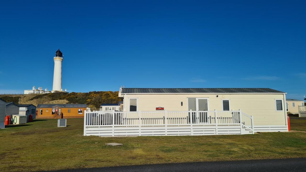 Helmsley Luxury Lodge Lossiemouth Exterior photo